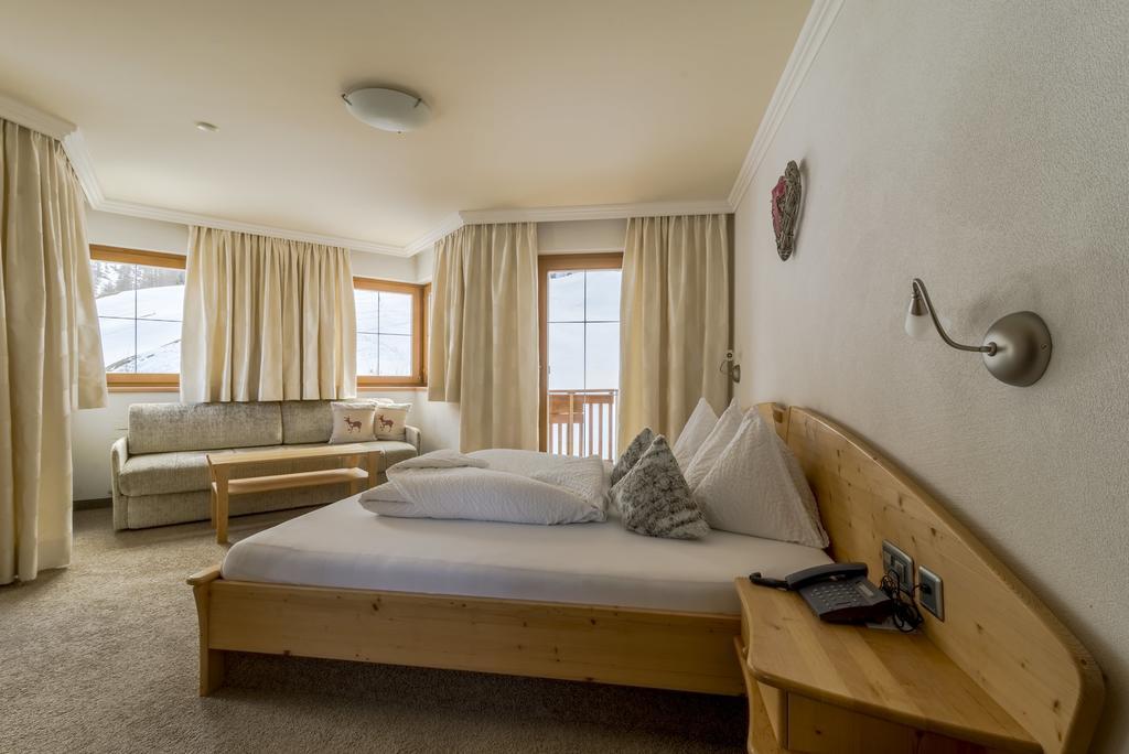 Hotel Garni Chasa Nova Samnaun Kültér fotó
